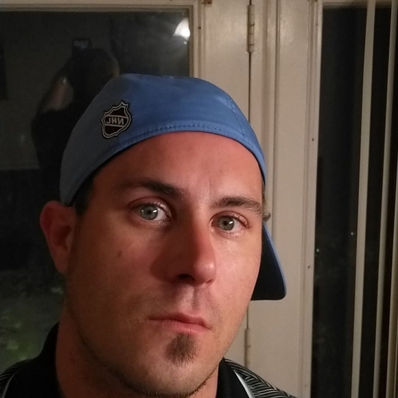 Meet your Posher, Carlos - Picture 1 of 1